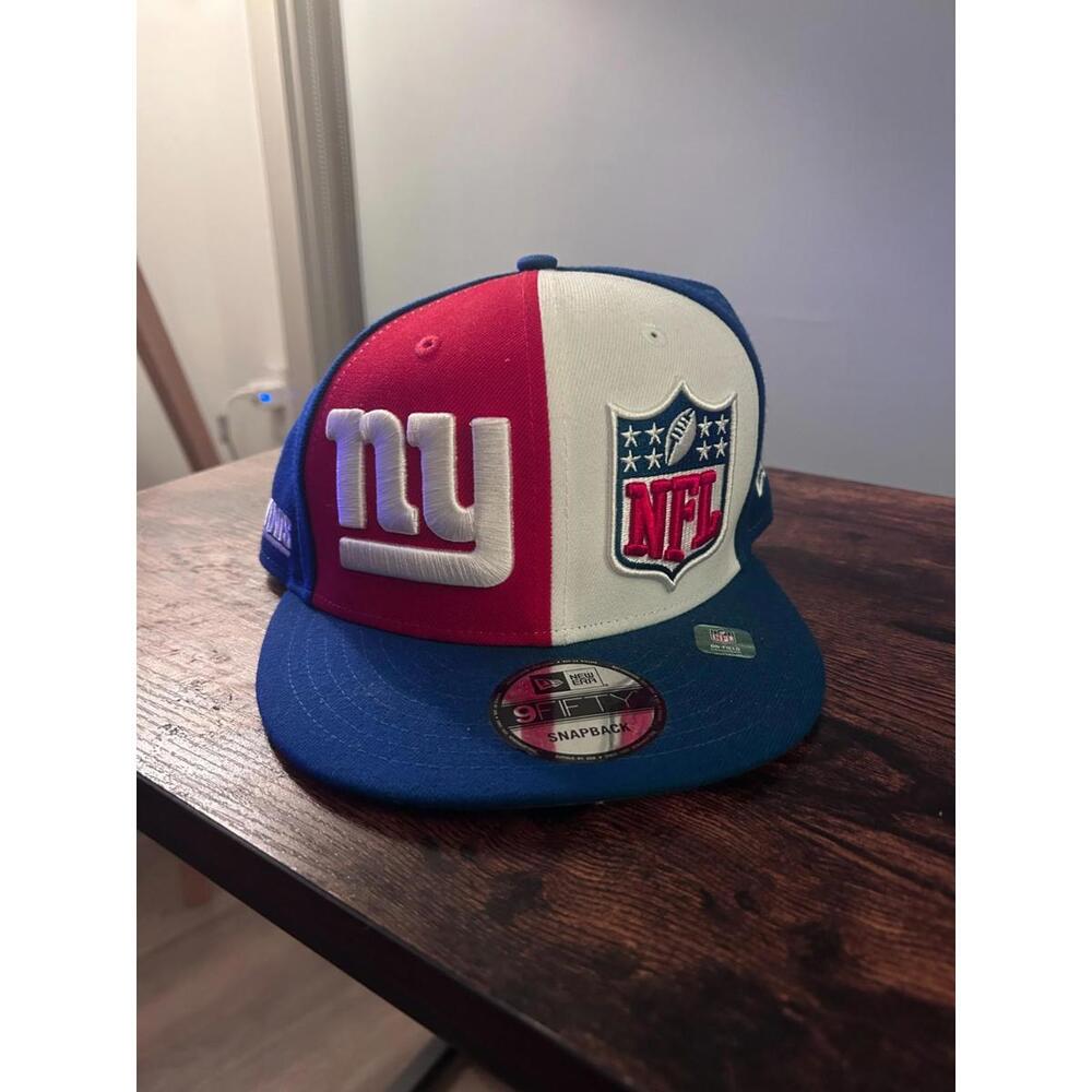 New Era NFL Men's New York Giants 2023 Sideline 9FIFTY Snapback Hat Adjustable